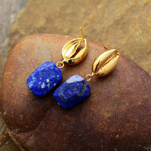 Charger l&#39;image dans la galerie, Boucles d&#39;oreilles en Lapis Lazuli coquillage