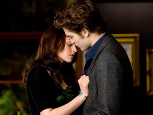 Bague de Féminité en Pierre de Lune portée par Bella dans Twilight