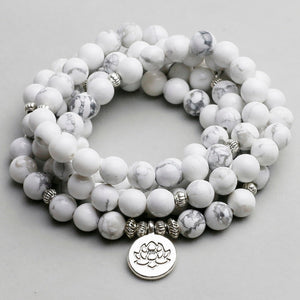 Bracelet H/F aide minceur en 108 perles de Magnésite blanche et charmes