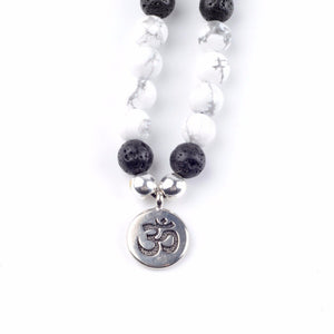 Bracelet mala H/F en 108 perles d'Howlite et charmes