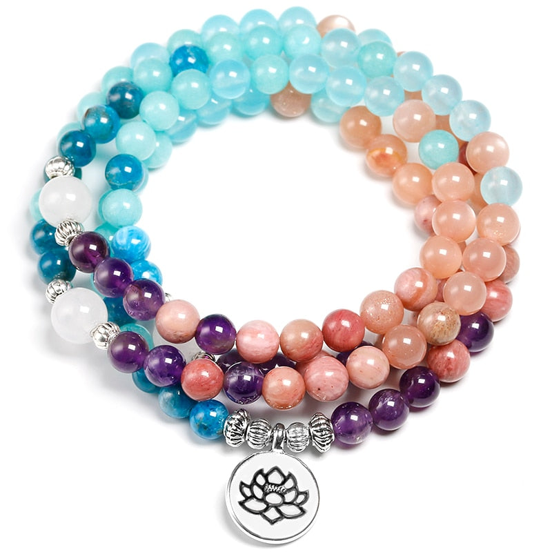 Bracelet H/F recherche du bonheur en 108 perles de Pierre de soleil et charmes