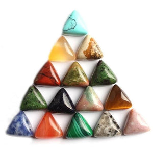 Lot de 10 pierres mélangée en forme Triangle 10 mm de Quartz Rose, Aventurine, Turquoise, Labradorite, Agate, Jade et autres
